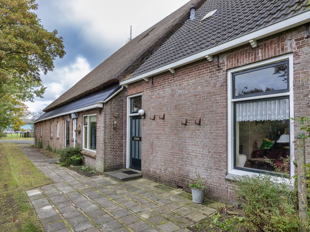 Doniaweg 25, Burgwerd