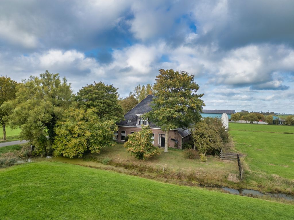 Doniaweg 25, Burgwerd