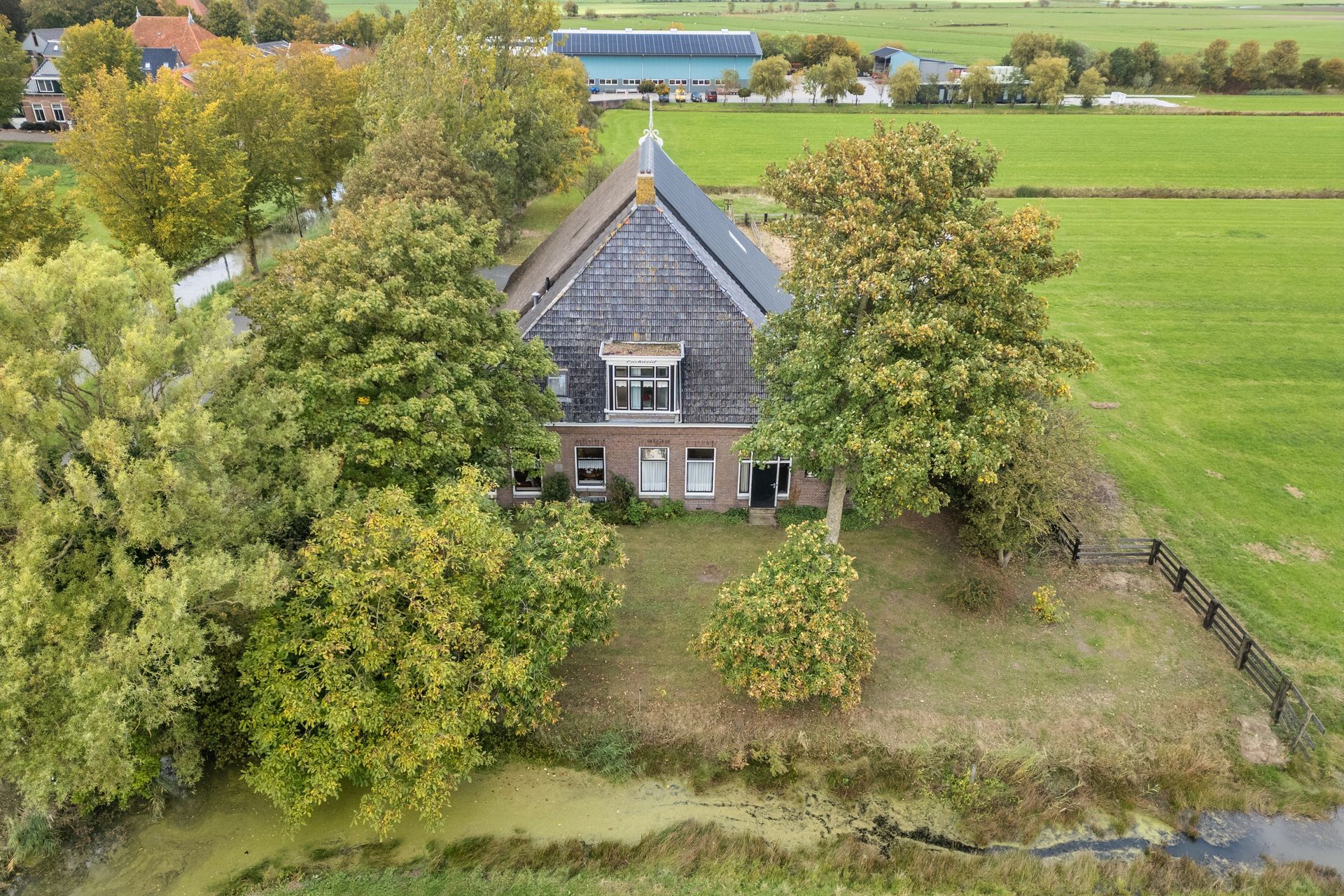 Doniaweg 25, Burgwerd