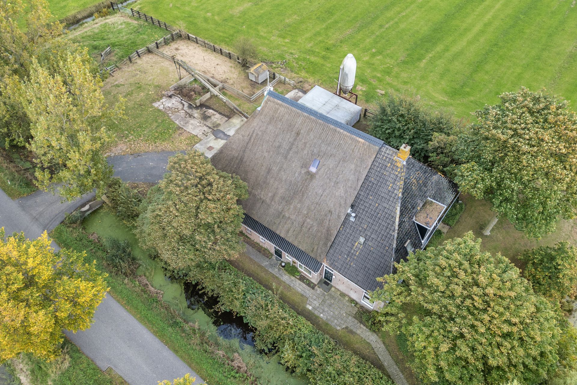 Doniaweg 25, Burgwerd