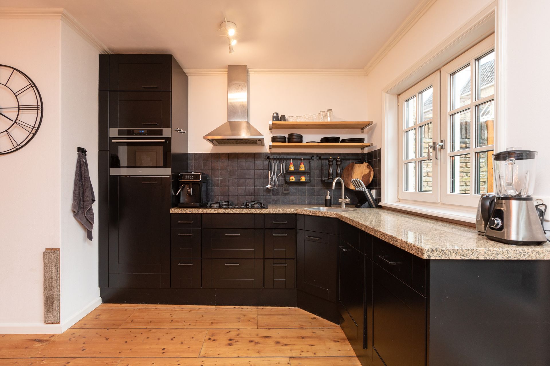 Kerkstraat 28, Bolsward