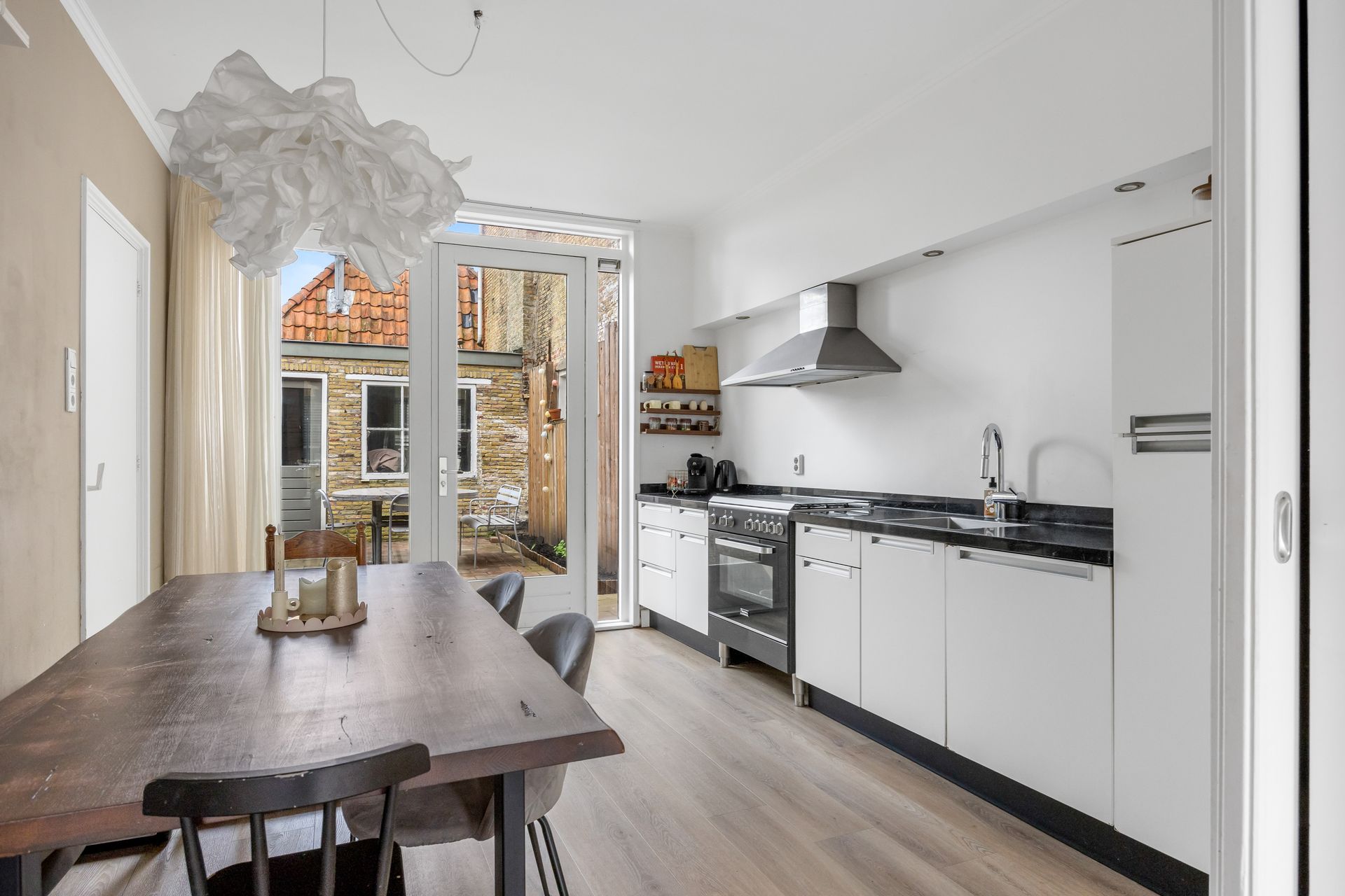 Nieuwmarkt 14, Bolsward