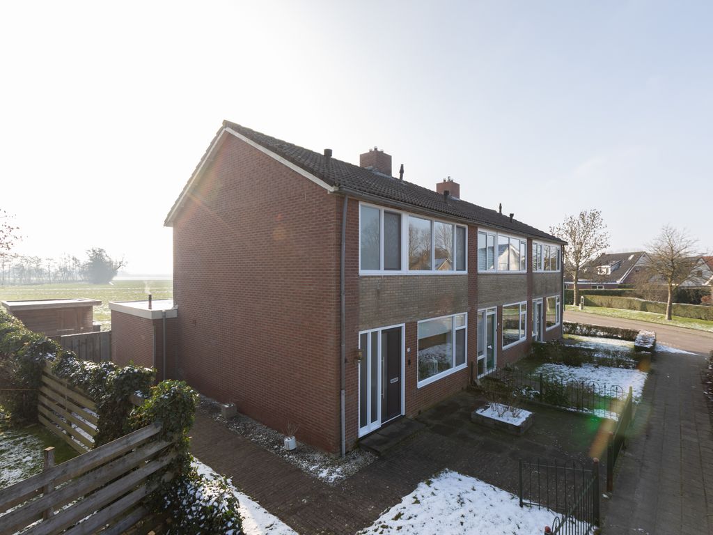 Sinsmar 24, Blauwhuis