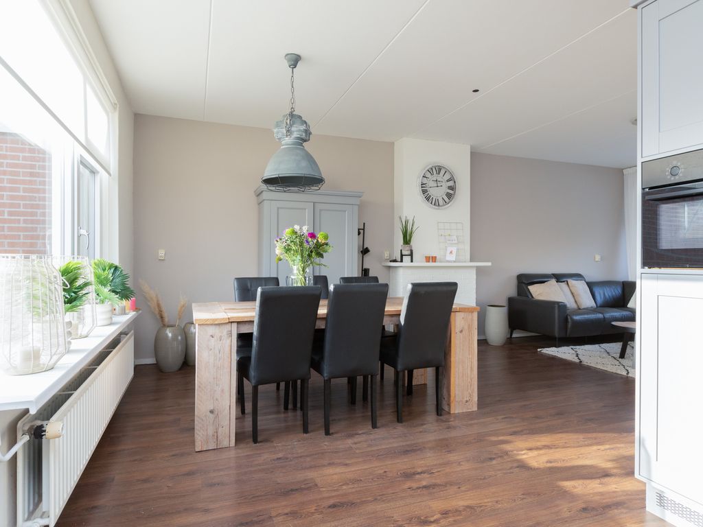 Sinsmar 24, Blauwhuis