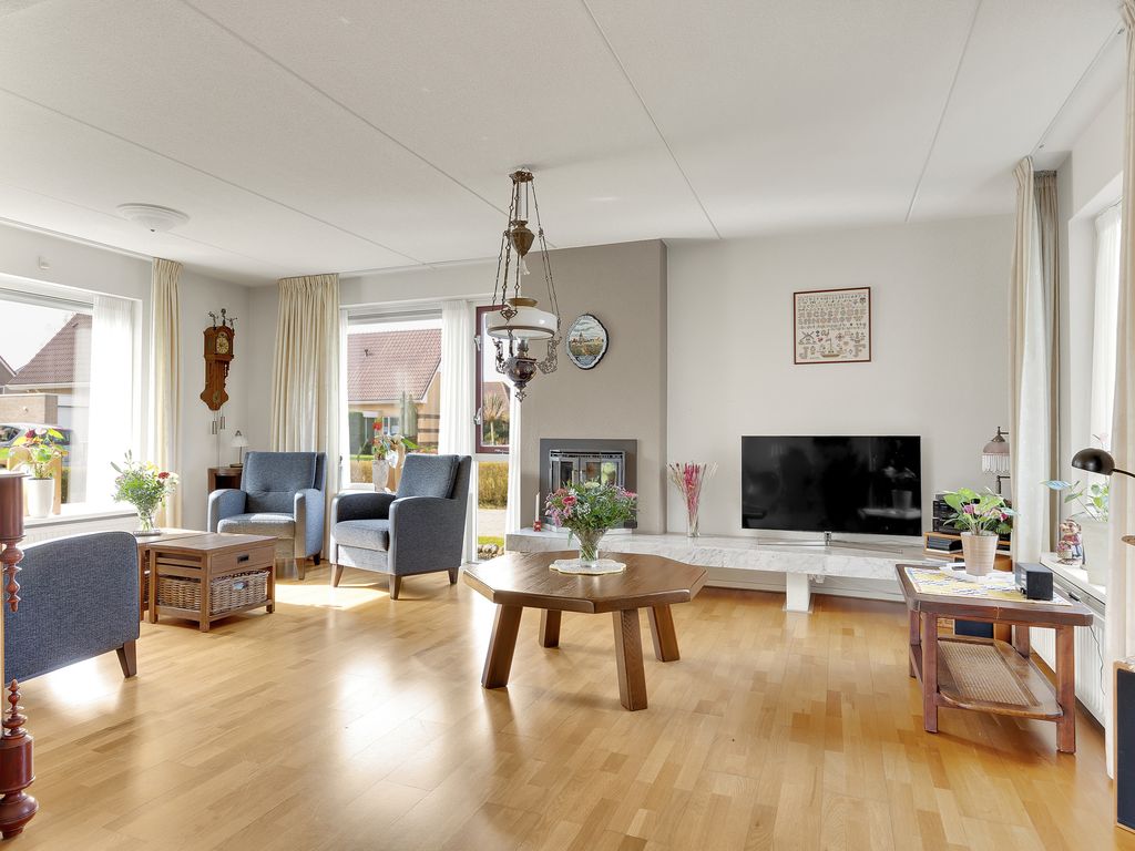 It Koekoeksl&acirc;n 11, Arum