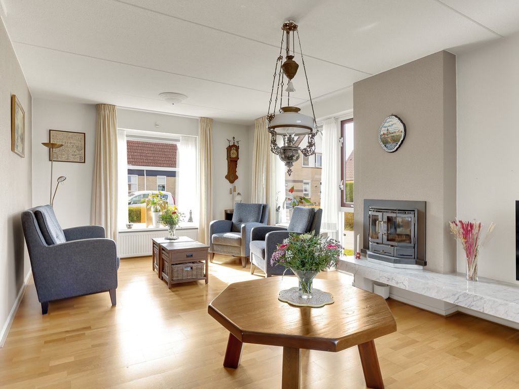 It Koekoeksl&acirc;n 11, Arum