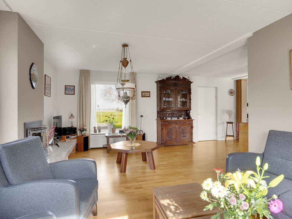 It Koekoeksl&acirc;n 11, Arum