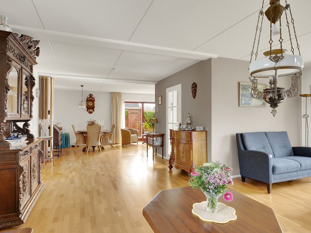 It Koekoeksl&acirc;n 11, Arum