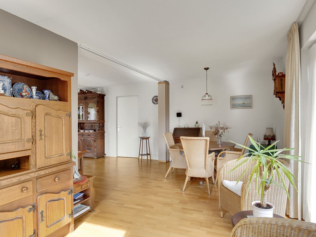 It Koekoeksl&acirc;n 11, Arum