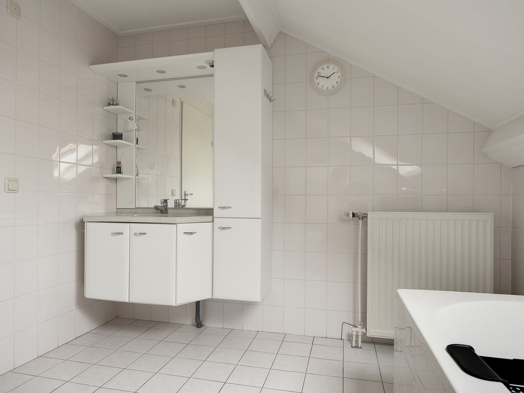 It Koekoeksl&acirc;n 11, Arum