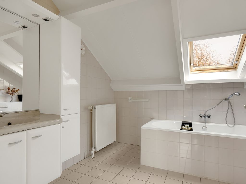 It Koekoeksl&acirc;n 11, Arum