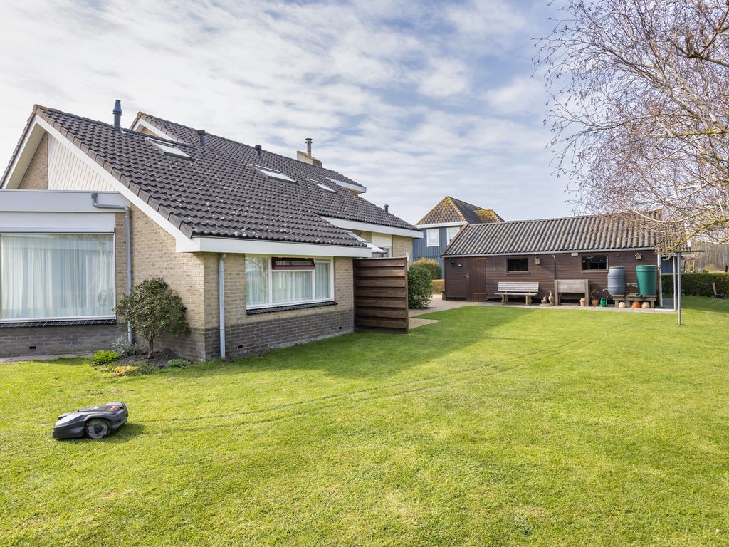 It Koekoeksl&acirc;n 11, Arum