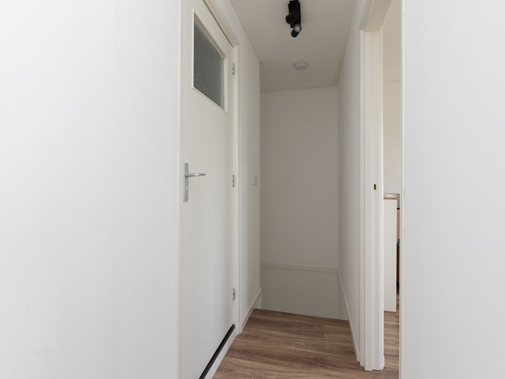 Van Osingaweg 7, Schettens