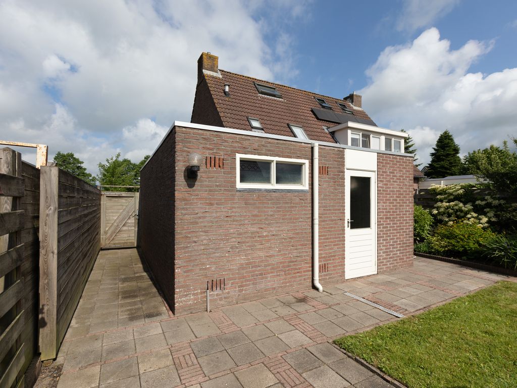 Dennenburg 15, Bolsward