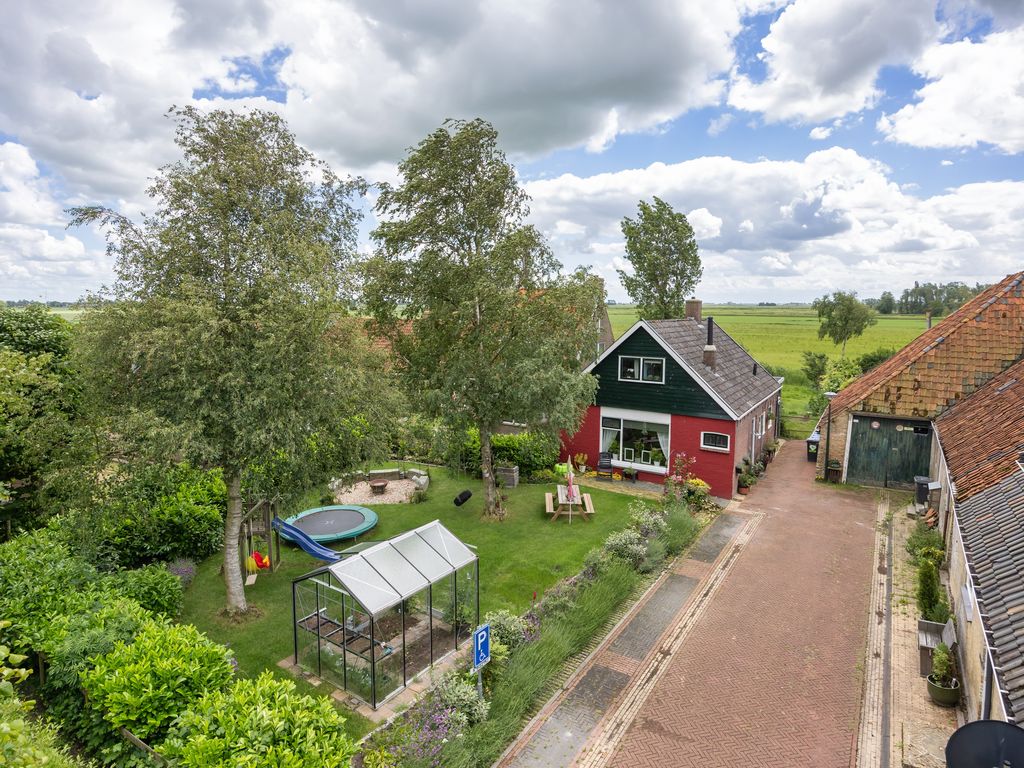 Buren 29, Dedgum