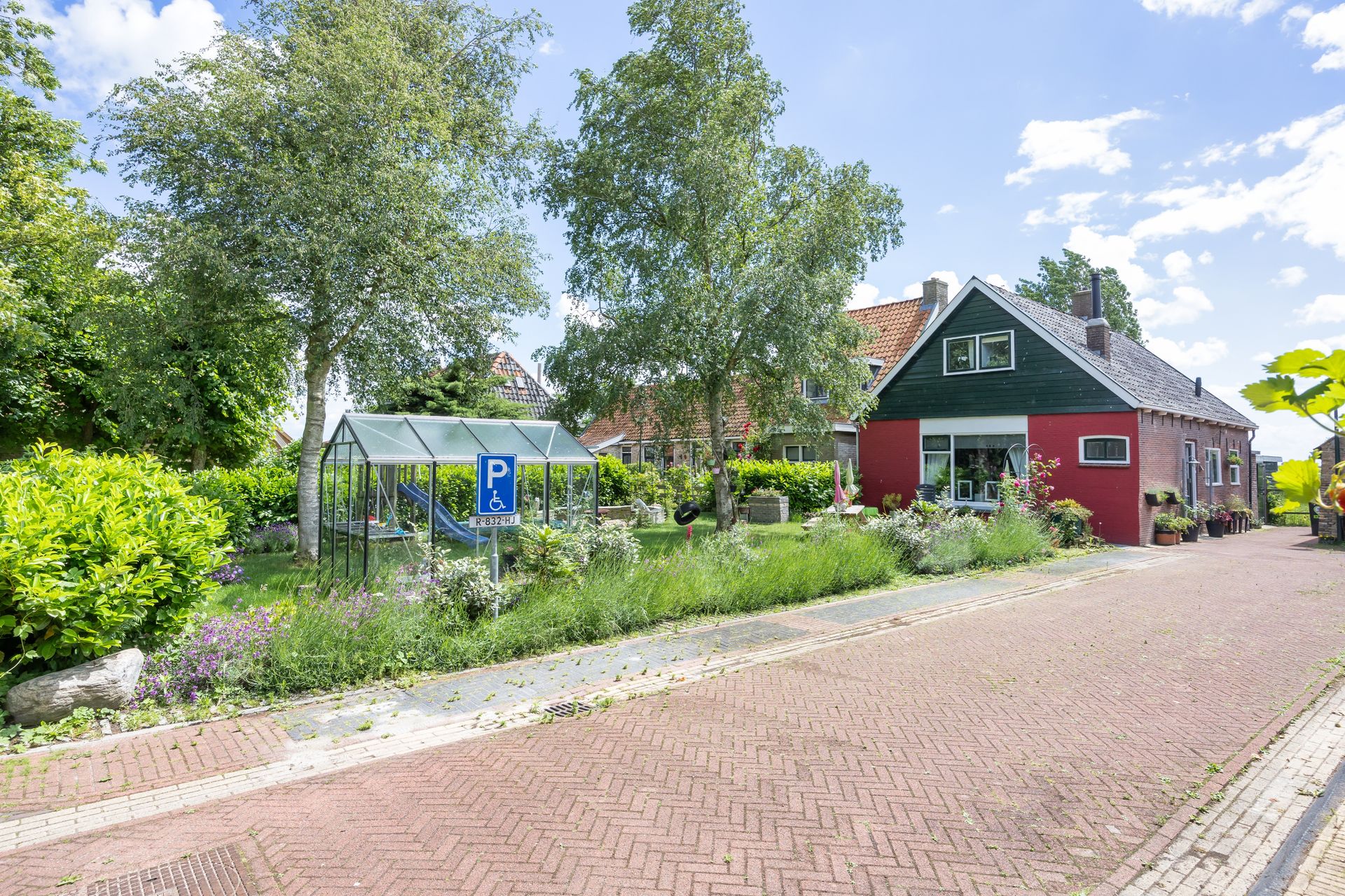 Buren 29, Dedgum