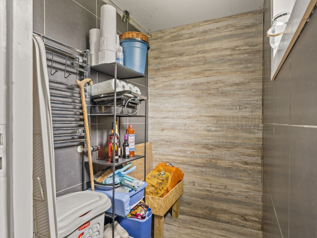 Buren 29, Dedgum