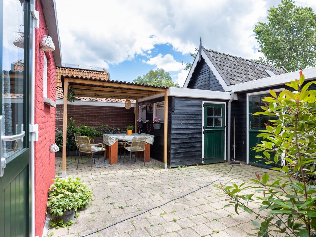 Buren 29, Dedgum