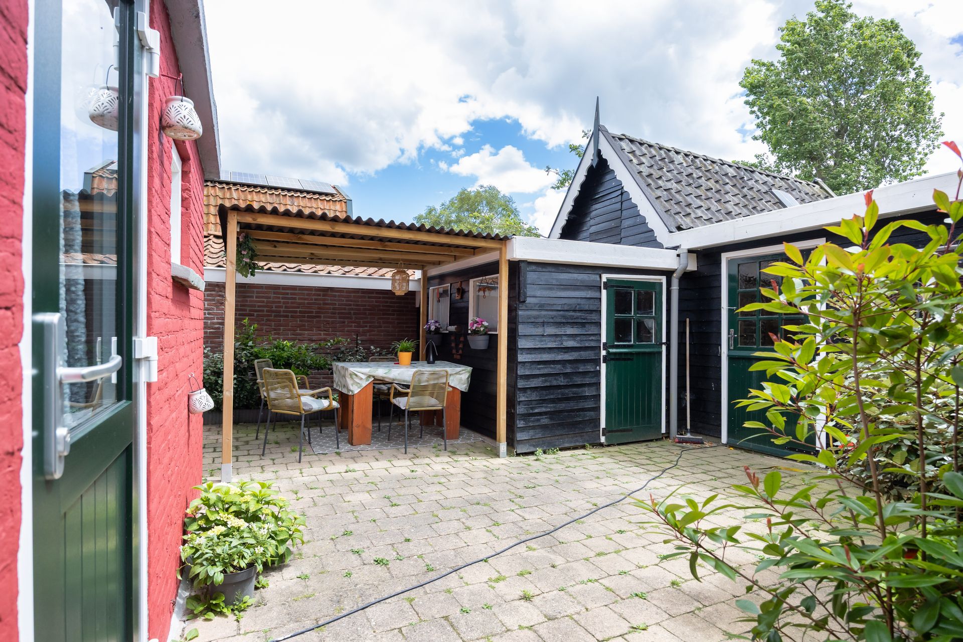 Buren 29, Dedgum