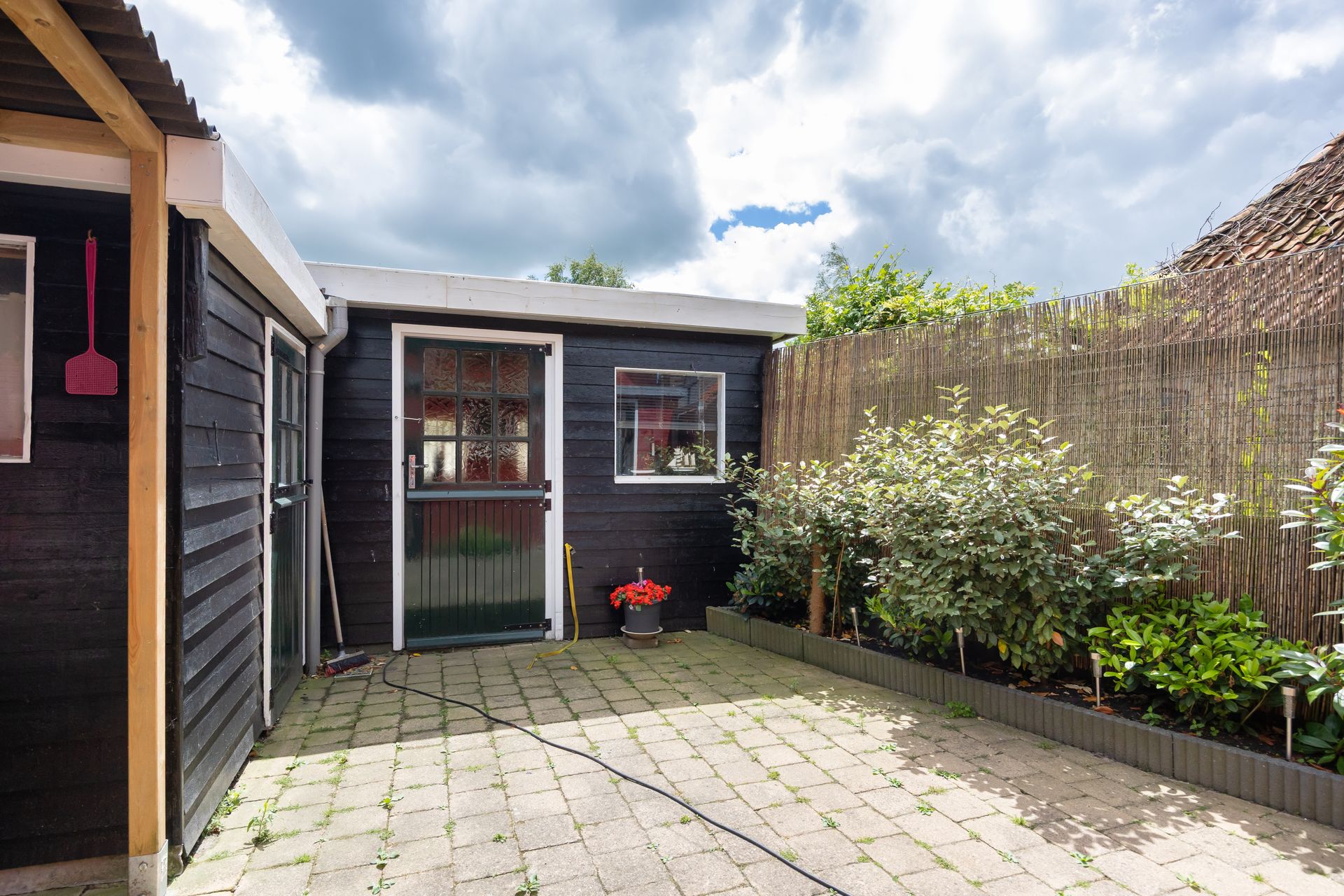 Buren 29, Dedgum