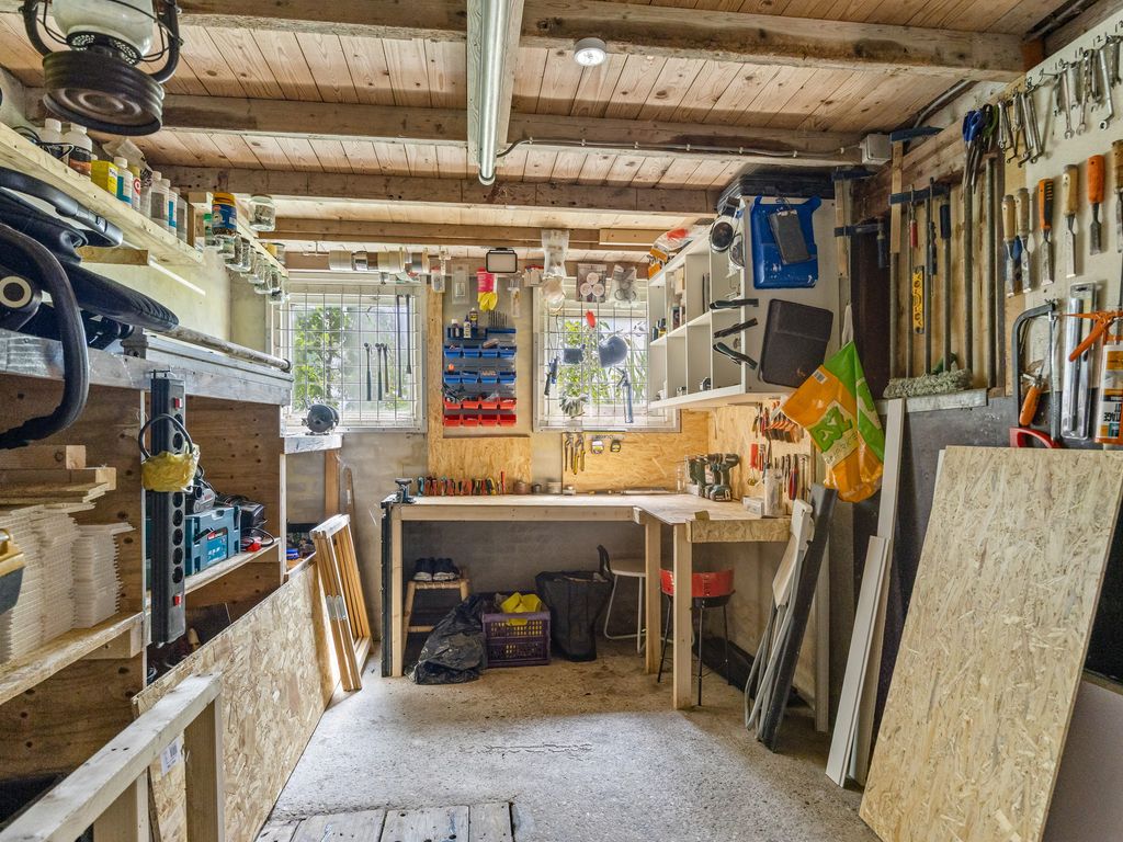 Buren 29, Dedgum