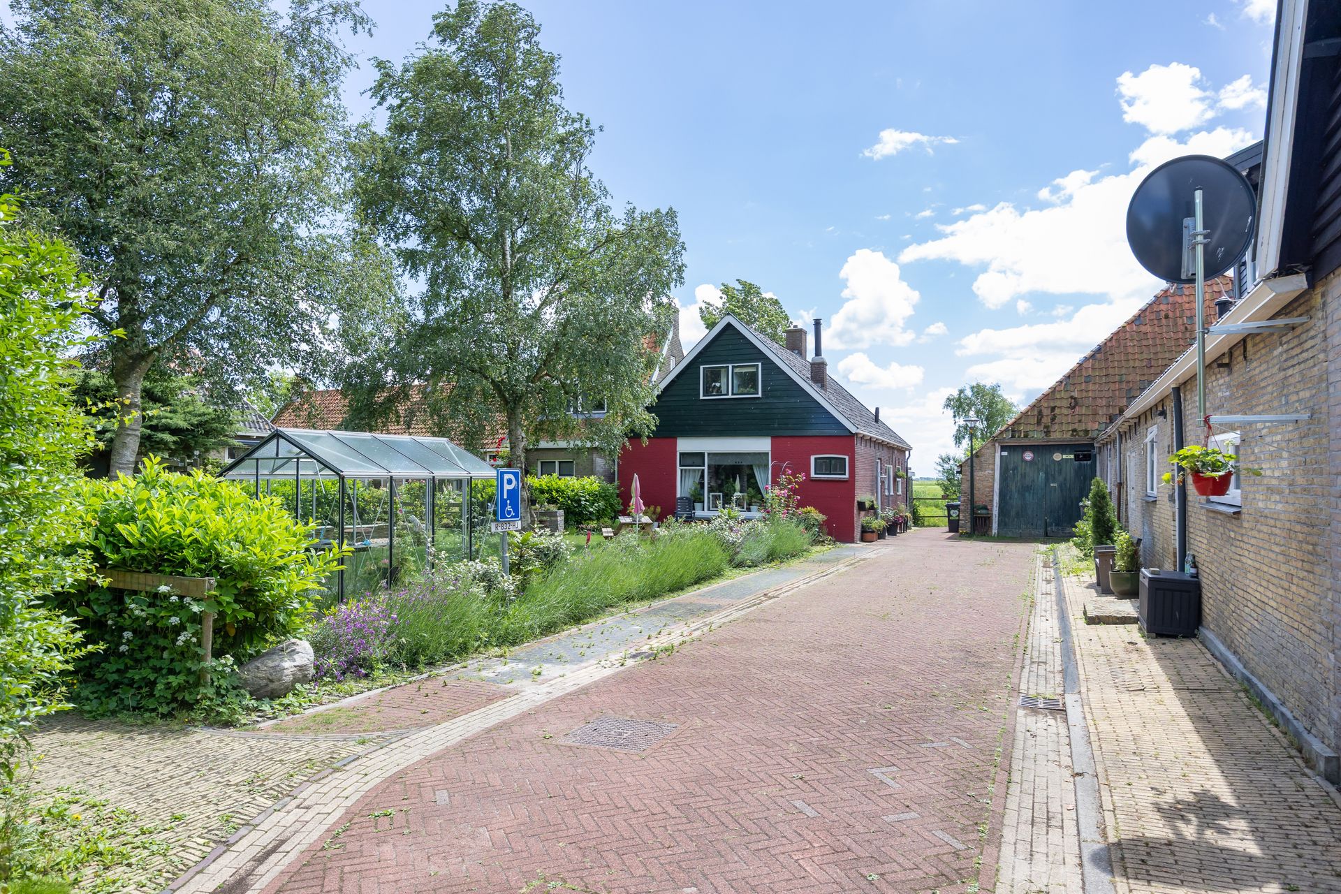 Buren 29, Dedgum