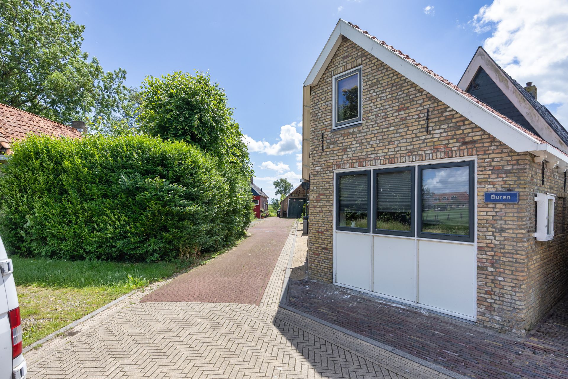 Buren 29, Dedgum
