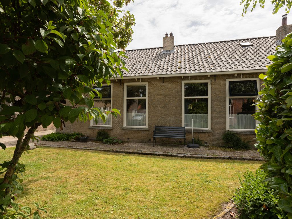 van Osingaweg 11, Schettens