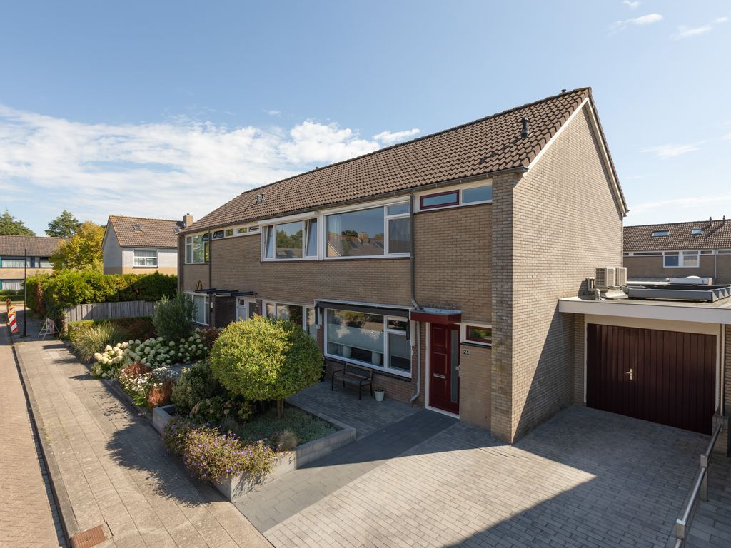 De Roeden 21, Bolsward