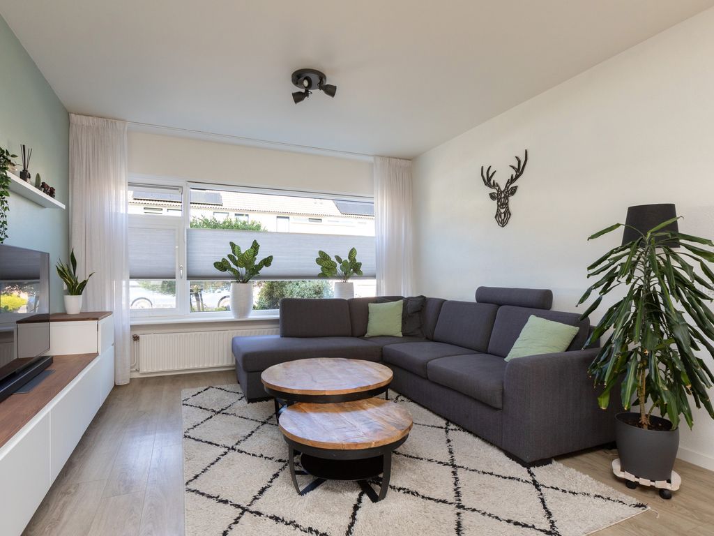 De Roeden 21, Bolsward