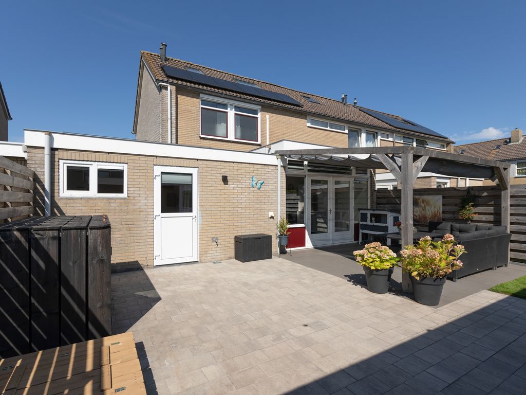 De Roeden 21, Bolsward