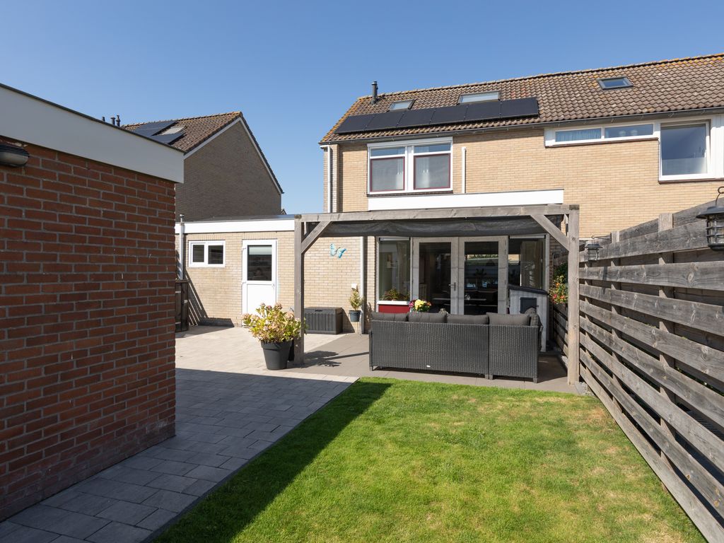 De Roeden 21, Bolsward