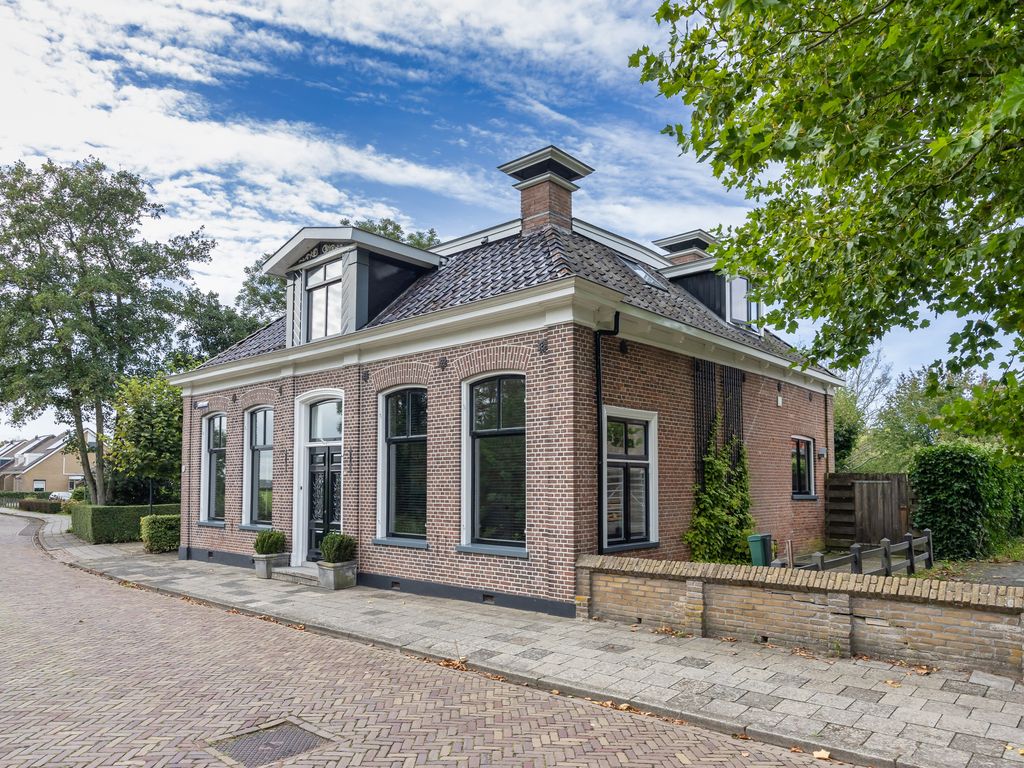 Schoolsingel 22, Arum