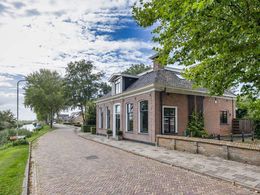 Schoolsingel 22, Arum
