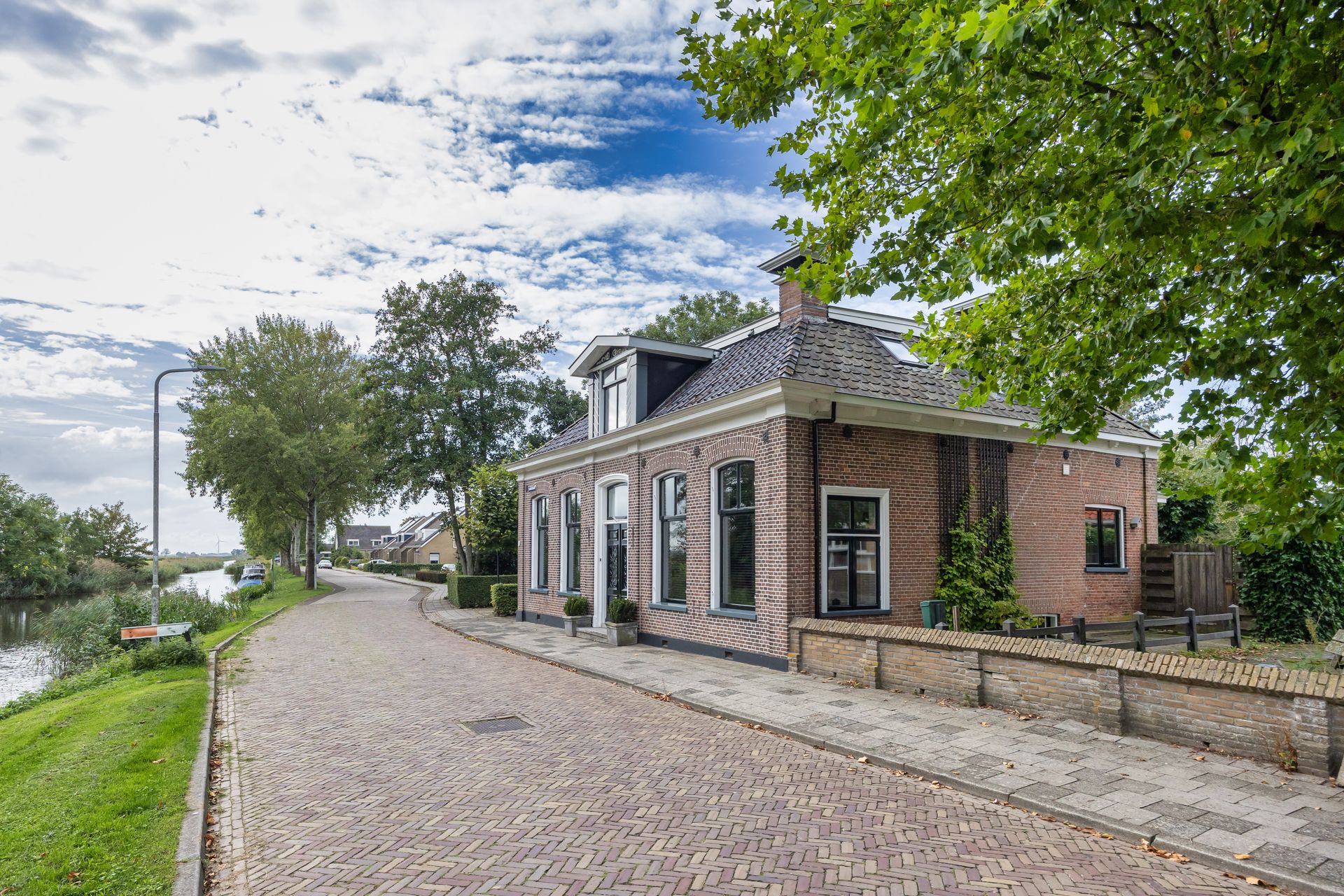 Schoolsingel 22, Arum