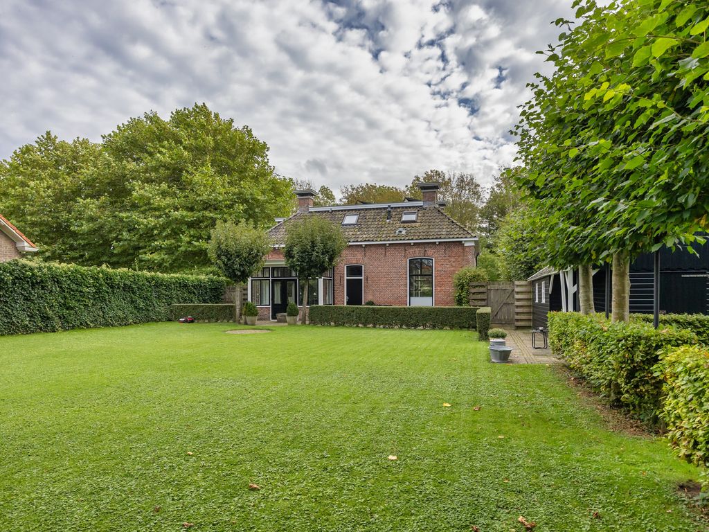 Schoolsingel 22, Arum