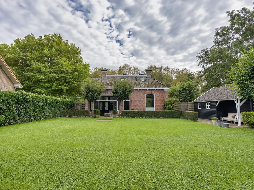 Schoolsingel 22, Arum
