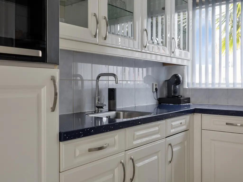 Nieuwe Wetering 47, Hoogvliet RT