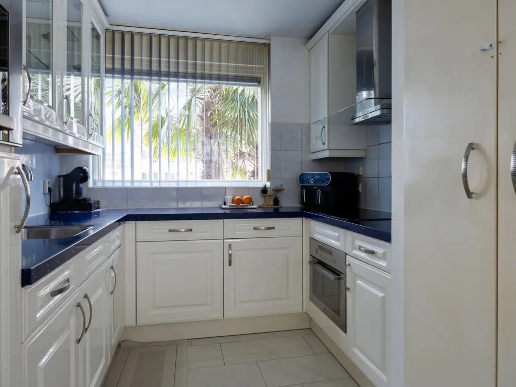 Nieuwe Wetering 47, Hoogvliet RT