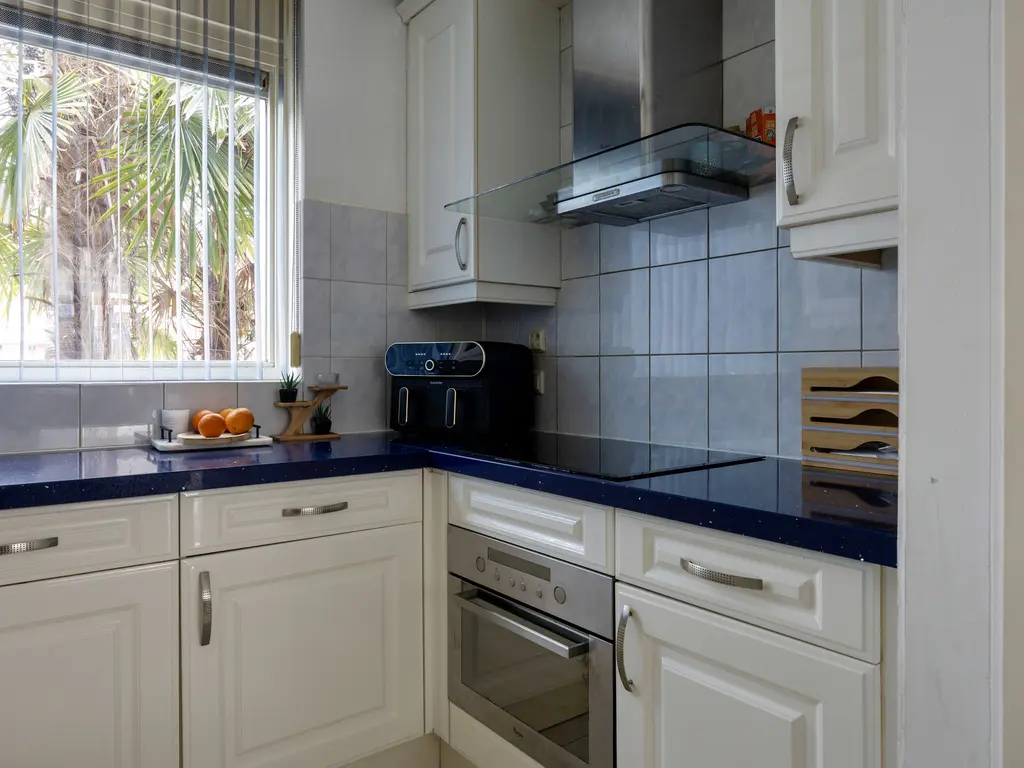 Nieuwe Wetering 47, Hoogvliet RT