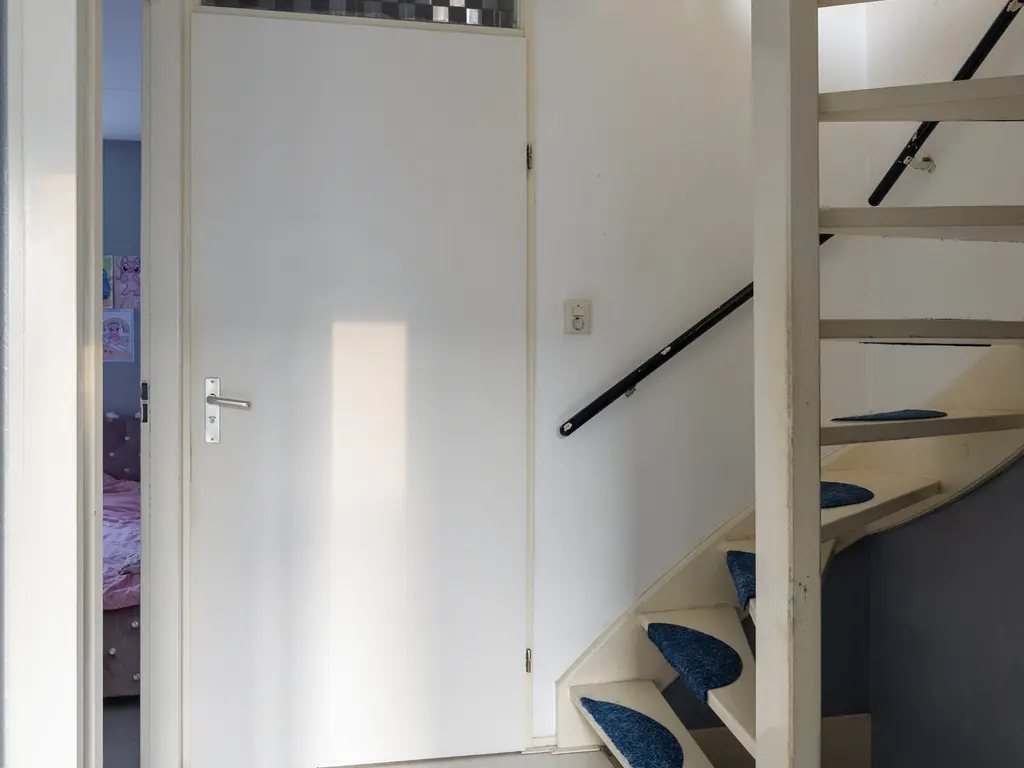 Nieuwe Wetering 47, Hoogvliet RT