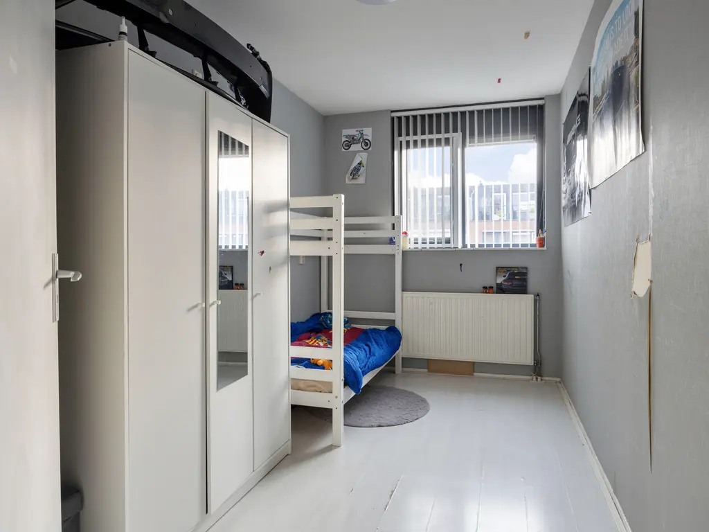 Nieuwe Wetering 47, Hoogvliet RT