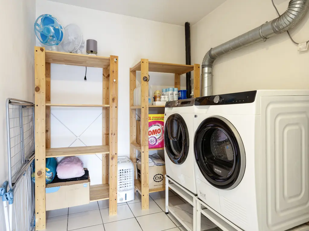 Nieuwe Wetering 47, Hoogvliet RT