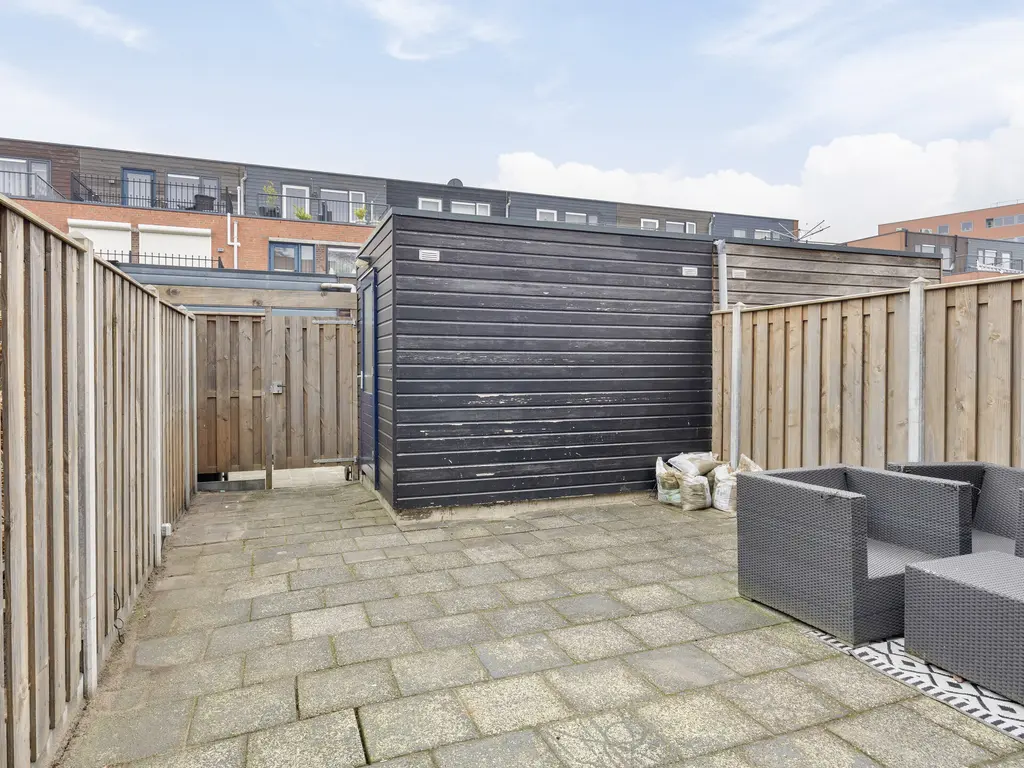 Nieuwe Wetering 47, Hoogvliet RT