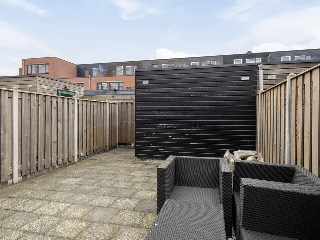 Nieuwe Wetering 47, Hoogvliet RT