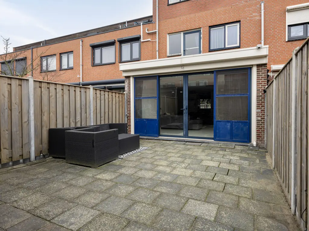 Nieuwe Wetering 47, Hoogvliet RT