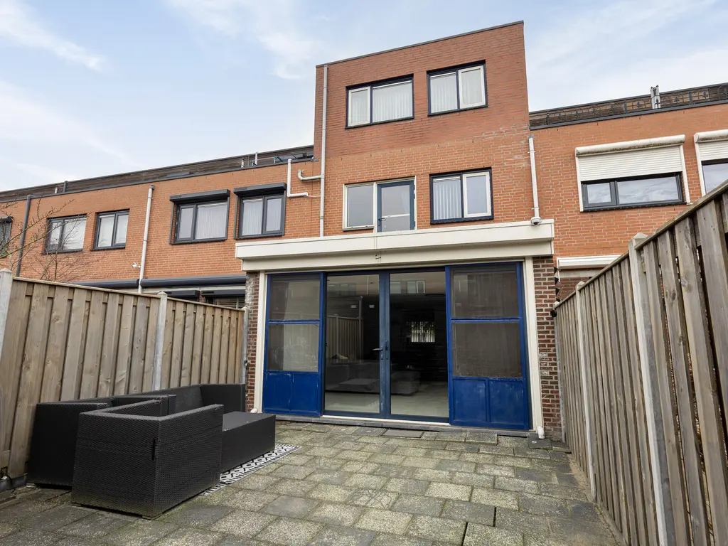 Nieuwe Wetering 47, Hoogvliet RT