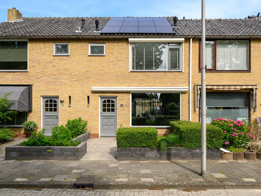 Johan van Oldenbarneveldtstraat 17, HONSELERSDIJK