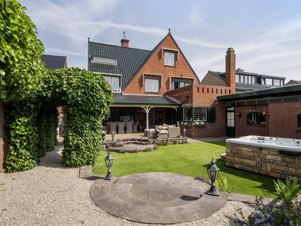 Emmastraat 91, MONSTER