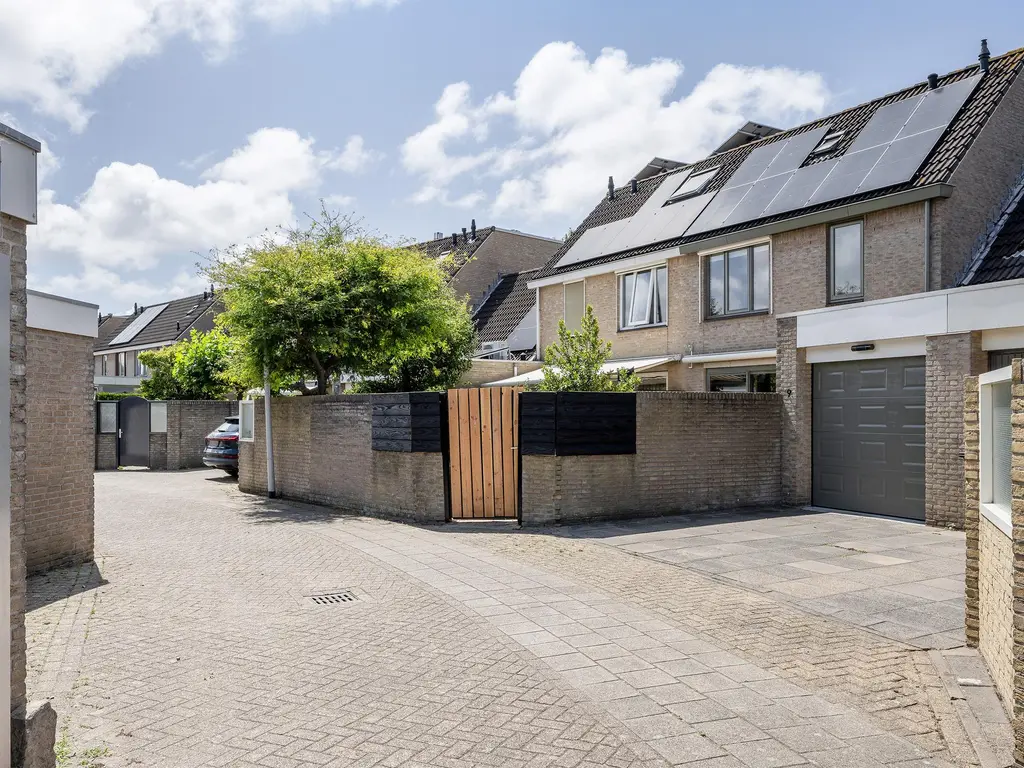 Tollenspark 9, 'S-GRAVENZANDE